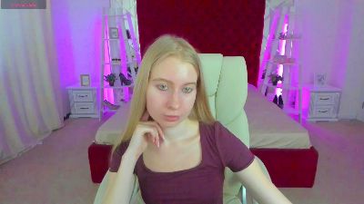 Alina__Blonde live cam on Cam4