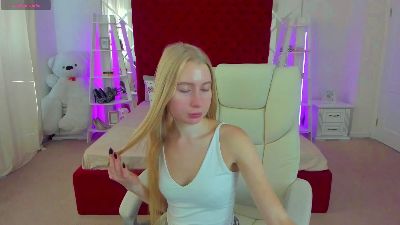 Alina__Blonde live cam on Cam4