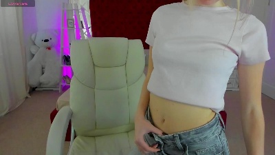 Alina__Blonde live cam on Cam4