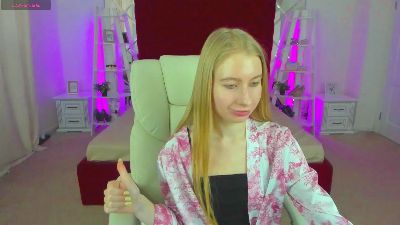 Alina__Blonde live cam on Cam4