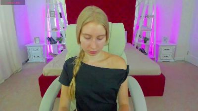 Alina__Blonde live cam on Cam4