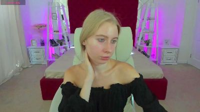 Alina__Blonde live cam on Cam4