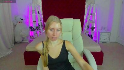 Alina__Blonde live cam on Cam4