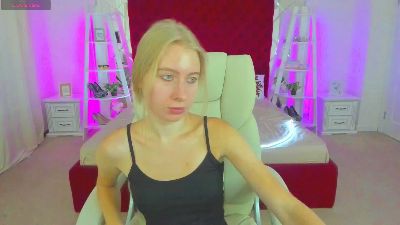 Alina__Blonde live cam on Cam4