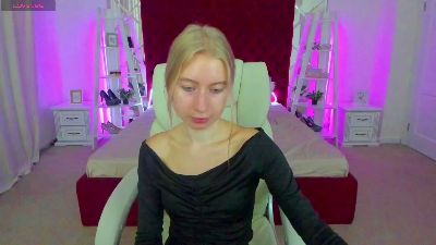 Alina__Blonde live cam on Cam4