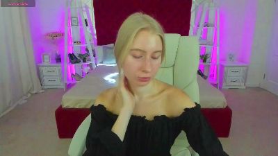 Alina__Blonde live cam on Cam4