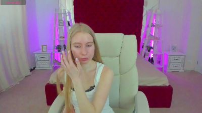 Alina__Blonde live cam on Cam4