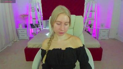 Alina__Blonde live cam on Cam4