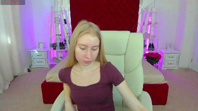 Alina__Blonde live cam on Cam4