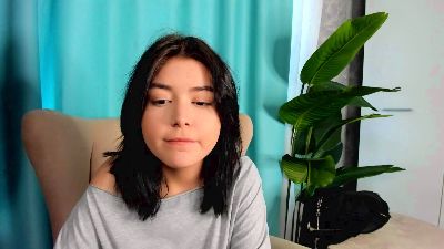 AlisaGlow live cam on Cam4