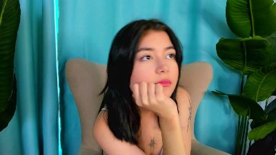 AlisaGlow live cam on Cam4