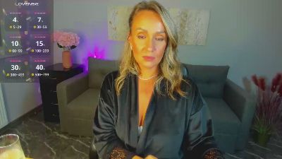Alisa_Allisen live cam on Cam4