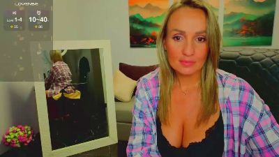Alisa_Allisen live cam on Cam4