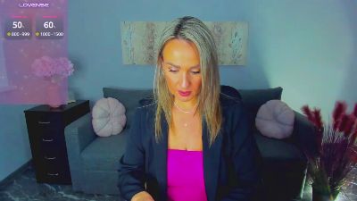 Alisa_Allisen live cam on Cam4