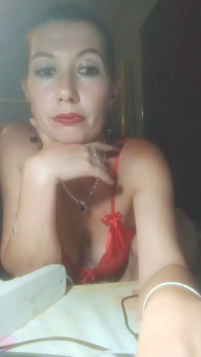Alisagood live cam on Cam4