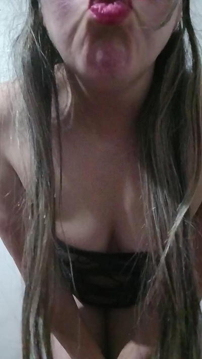 Alisgoddes live cam on Cam4