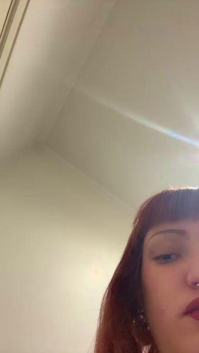 Alisiapolly05 live cam on Cam4