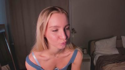 AlissaBallenger live cam on Cam4