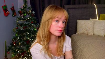 AlleenCalligan live female webcam from France