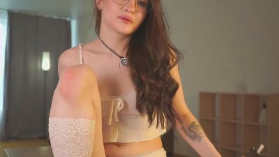 AllenaZdanowicz live cam on Cam4