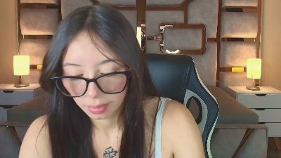 Alli_Kori live cam on Cam4