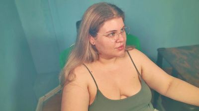 Ally_baby live cam on Cam4