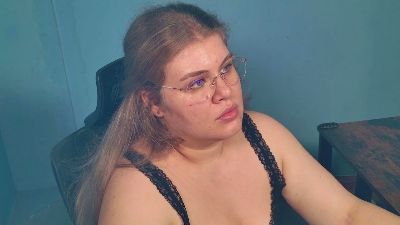 Ally_baby live cam on Cam4