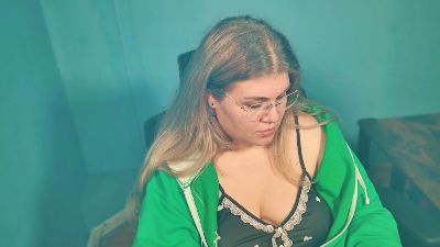 Ally_baby live cam on Cam4