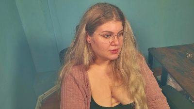 Ally_baby live cam on Cam4