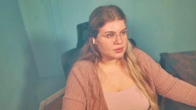 Ally_baby live cam on Cam4