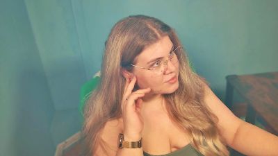 Ally_baby live cam on Cam4