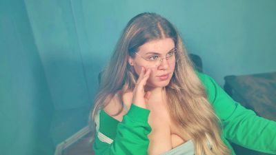 Ally_baby live cam on Cam4
