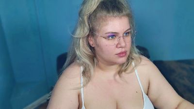 Ally_baby live cam on Cam4