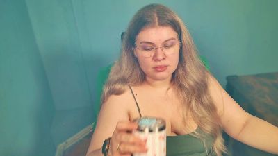 Ally_baby live cam on Cam4