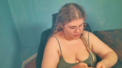 Ally_baby live cam on Cam4