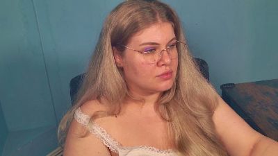 Ally_baby live cam on Cam4