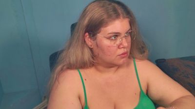 Ally_baby live cam on Cam4