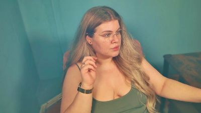 Ally_baby live cam on Cam4