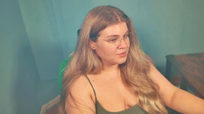 Ally_baby live cam on Cam4