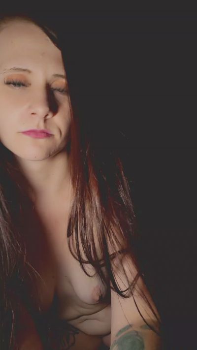 Allyours4200 live cam on Cam4