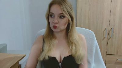 AlmaDesire live cam on Cam4