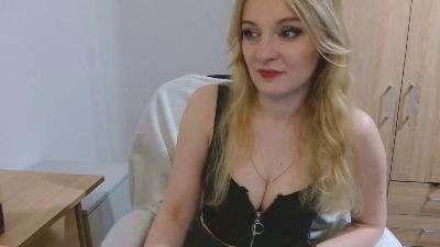 AlmaDesire live cam on Cam4