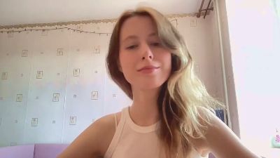 AlmaHesson live cam on Cam4