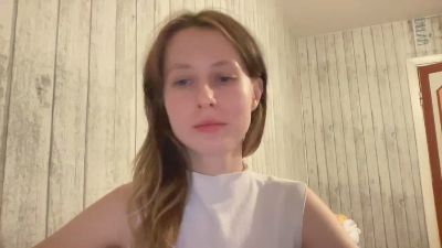 AlmaHesson live cam on Cam4