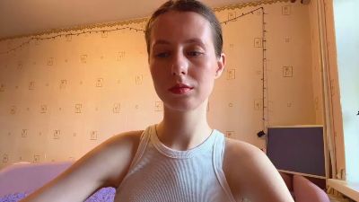 AlmaHesson live cam on Cam4