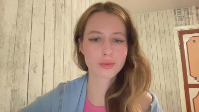 AlmaHesson live cam on Cam4