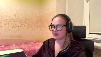 AlmaMarsac live cam on Cam4