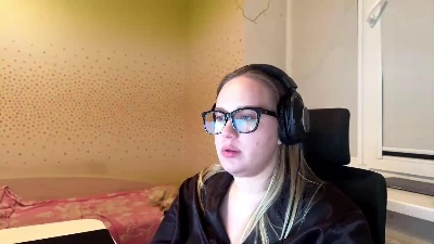 AlmaMarsac live cam on Cam4