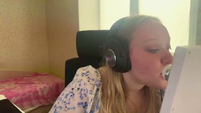AlmaMarsac live cam on Cam4