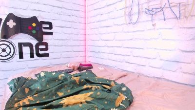 Alma_rivers live cam on Cam4